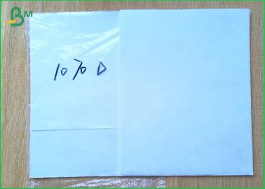 फाड़ने की सामग्री 68 ग्राम कपड़े का कागज शीट 1070d एक्सप्रेस लिफाफे के लिए सफेद रंग