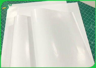 115 जीएसएम 120 जीएसएम 150 जीएसएम कला कागज चमकदार और मैट Papel Couche कस्टम रोल आकार में