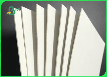 लक्जरी पैकेजिंग बक्से के लिए सफेद कठोर कागज बोर्ड मजबूत कठोरता 1.5 मिमी 1.6 मिमी