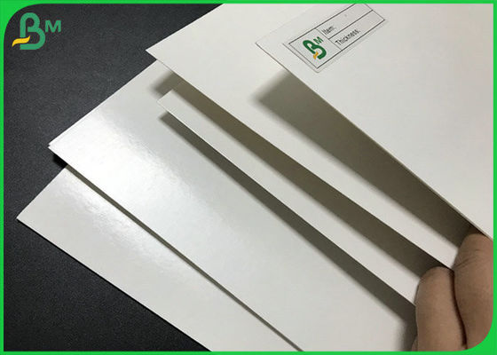 ग्लॉसी पीई कोटिंग पेपर 300g + 15g LDPE टुकड़े टुकड़े में सफेद Fbb कार्डबोर्ड शीट