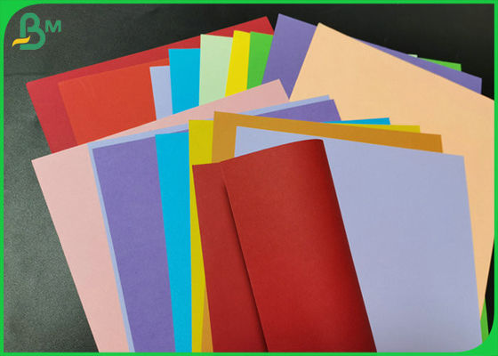 हस्तशिल्प के लिए 70 ग्राम से 220 ग्राम रंगीन मनीला क्राफ्ट पेपर बोर्ड शीट्स