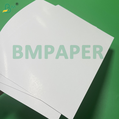 280gsm-330gsm उच्च शक्ति चमकदार सतह खेल कार्ड स्टॉक 50x70 सेमी ब्लू कोर C2S मनोरंजन खेल के लिए खेल कार्ड कागज
