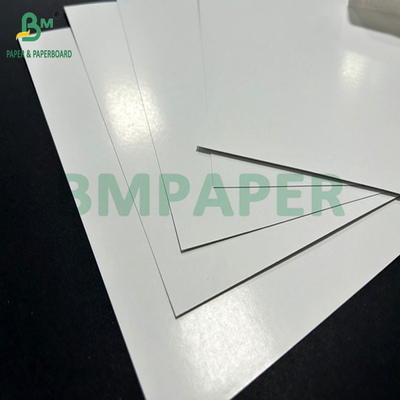 300 ग्राम चमकदार कोटिंग 2 साइड पोकर पेपर ब्लू कोर 71 x 65 सेमी के साथ