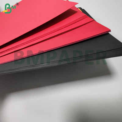 उपहार बक्सों के लिए 250gsm 300gsm काला लाल रंगीन कठोर कार्डबोर्ड उच्च कठोरता