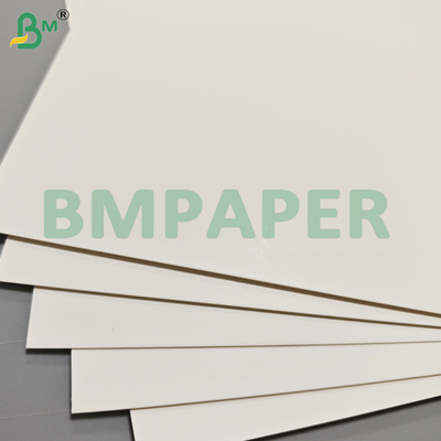 3mm उच्च कठोरता अच्छी प्रिंट डिस्प्ले बोर्ड के लिए सफेद कार्डबोर्ड