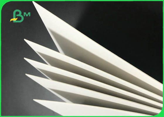 कॉस्मेटिक बॉक्स के लिए 61 * 61 सेमी 1.5 मिमी 2.0 मिमी एफएससी और एसजीएस डुप्लेक्स बोर्ड व्हाइट बैक