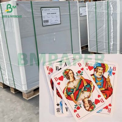 अच्छी मजबूती वाला काला कोर सफेद कार्डबोर्ड 0.3MM ताश के पत्ते बनाने के लिए