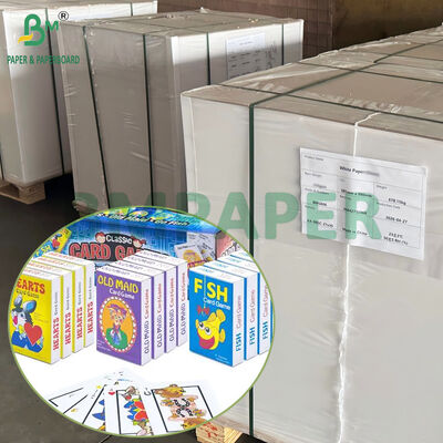 गेम कार्ड के लिए 300gsm 310gsm 320gsm ब्लैक कोर TCG प्लेइंग कार्ड पेपर